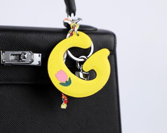 Llavero personalizado de cuero con inicial para bolso: llavero con monograma hecho a mano