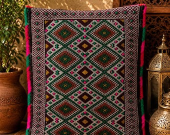 Vintage Moroccan Berber Cushion Cover: Handmade Wool Tribal Boho Decor