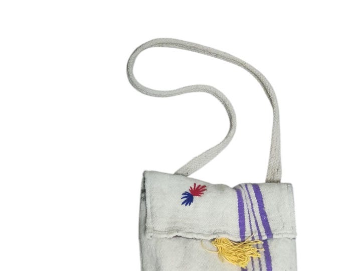Handmade Moroccan Wool Crossbody Bag: Berber Tribal Design