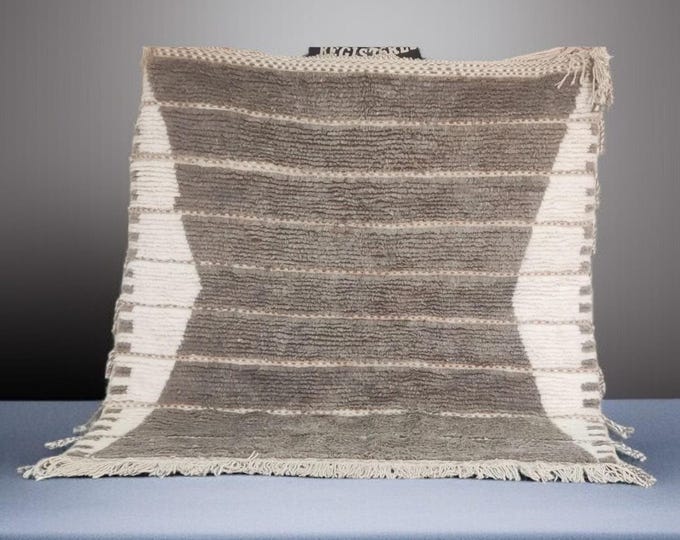 Handmade Moroccan Wool Rug: Neutral Gray & Cream Berber Carpet