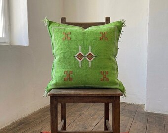 Moroccan Green Throw Pillow, Handmade Berber Cushion, Vintage Moroccan Rug Pillow, Boho Home Decor, Tribal Accent Pillow, Ethnic Pillow