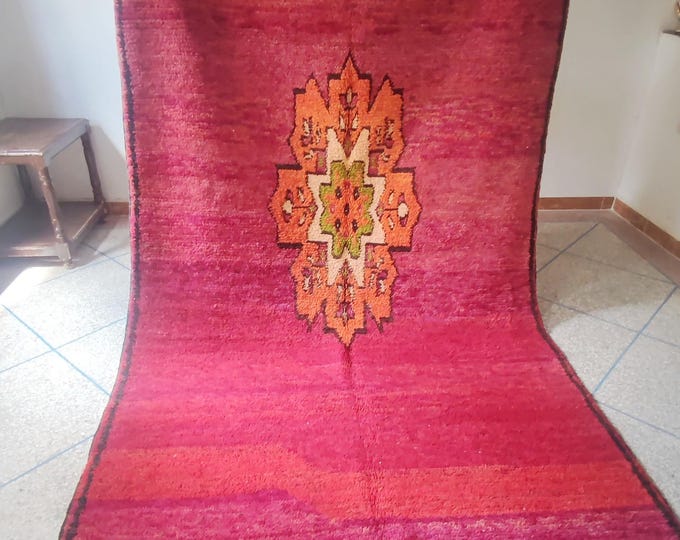 Traditional Moroccan Red Rug - Handwoven Wool - 280x150 cm - Excellent Condition - Fast Delivery Included