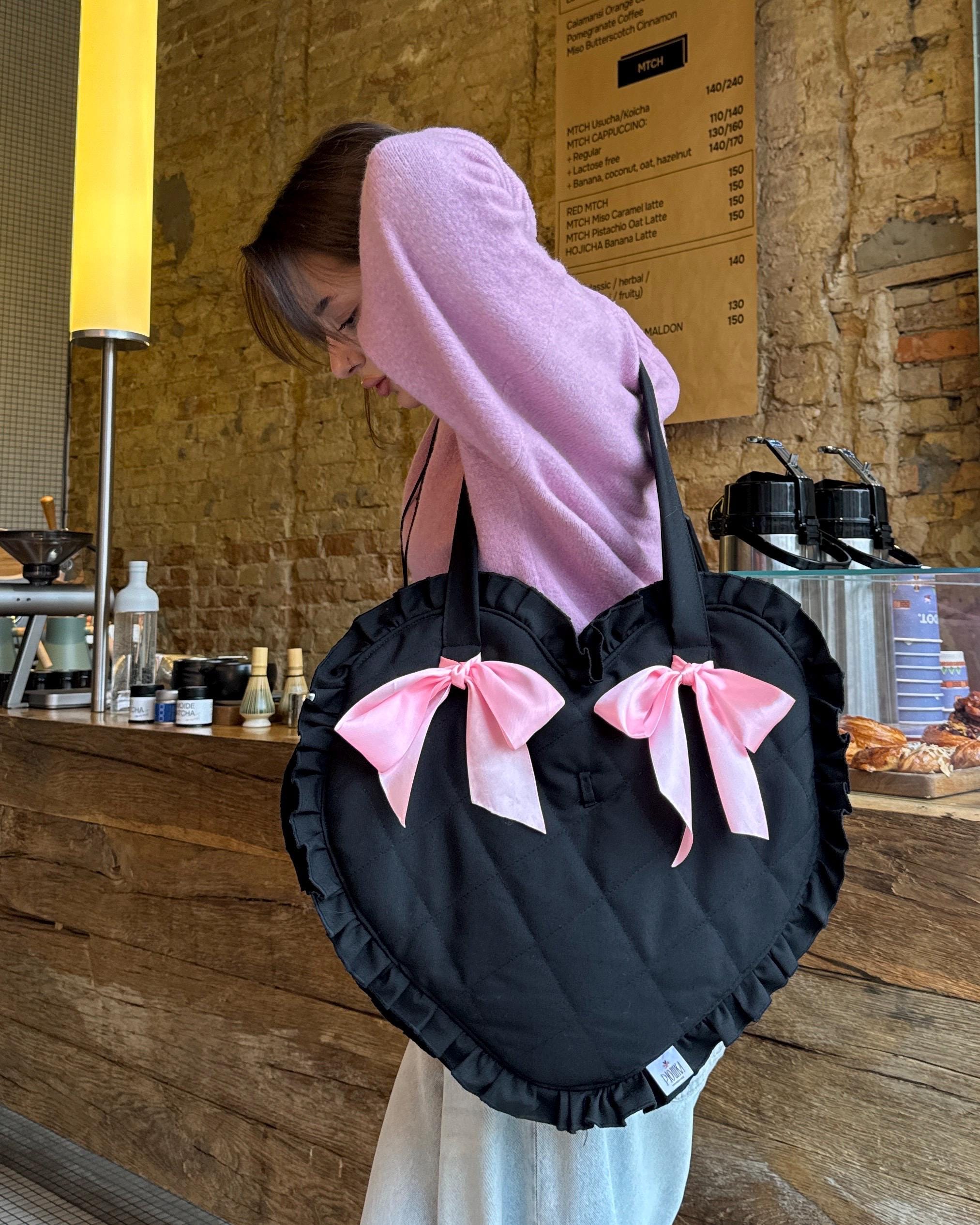 S heart tote bag large THEREDTHREAD