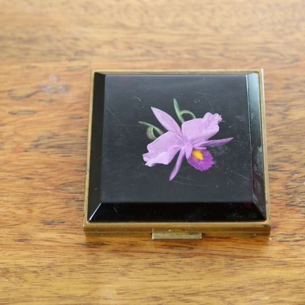 1950s Vintage  Carved  Lucite Compact Powder Compact Iris Compact Case Vanity Case Vintage Powder Compact Loose Powder Compact