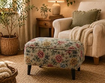 Handgjord blommig gobeläng ottomansk bänk, grå klädd fotpall, träben, entrébänk, boho sits
