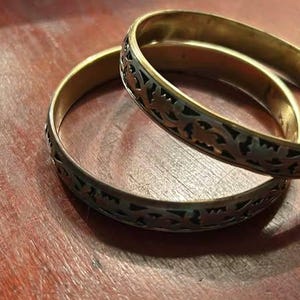 Vintage Armbänder, zwei Messing Armreif Armbänder, Vintage Schmuck, Floral Armband, Armband im antiken Stil, Messingschmuck