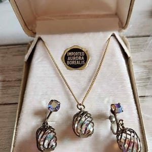 Vintage Aurora Borealis Jewelry Set, Necklace & Earrings in Original Box, Vintage Jewelry, Aurora Borealis, Clip On Earrings, Atomic Pearls