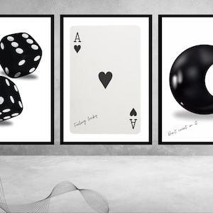 Set aus 3 Würfeln, Karten und 8 Bällen