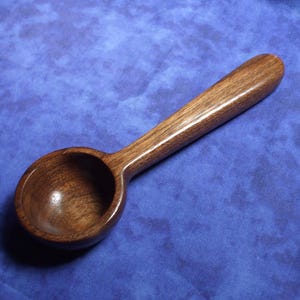Coffee scoop - 1.5 Tablespoon - Long Handle - Measuring spoon - Hand carved from walnut wood 1.5 tablespoon