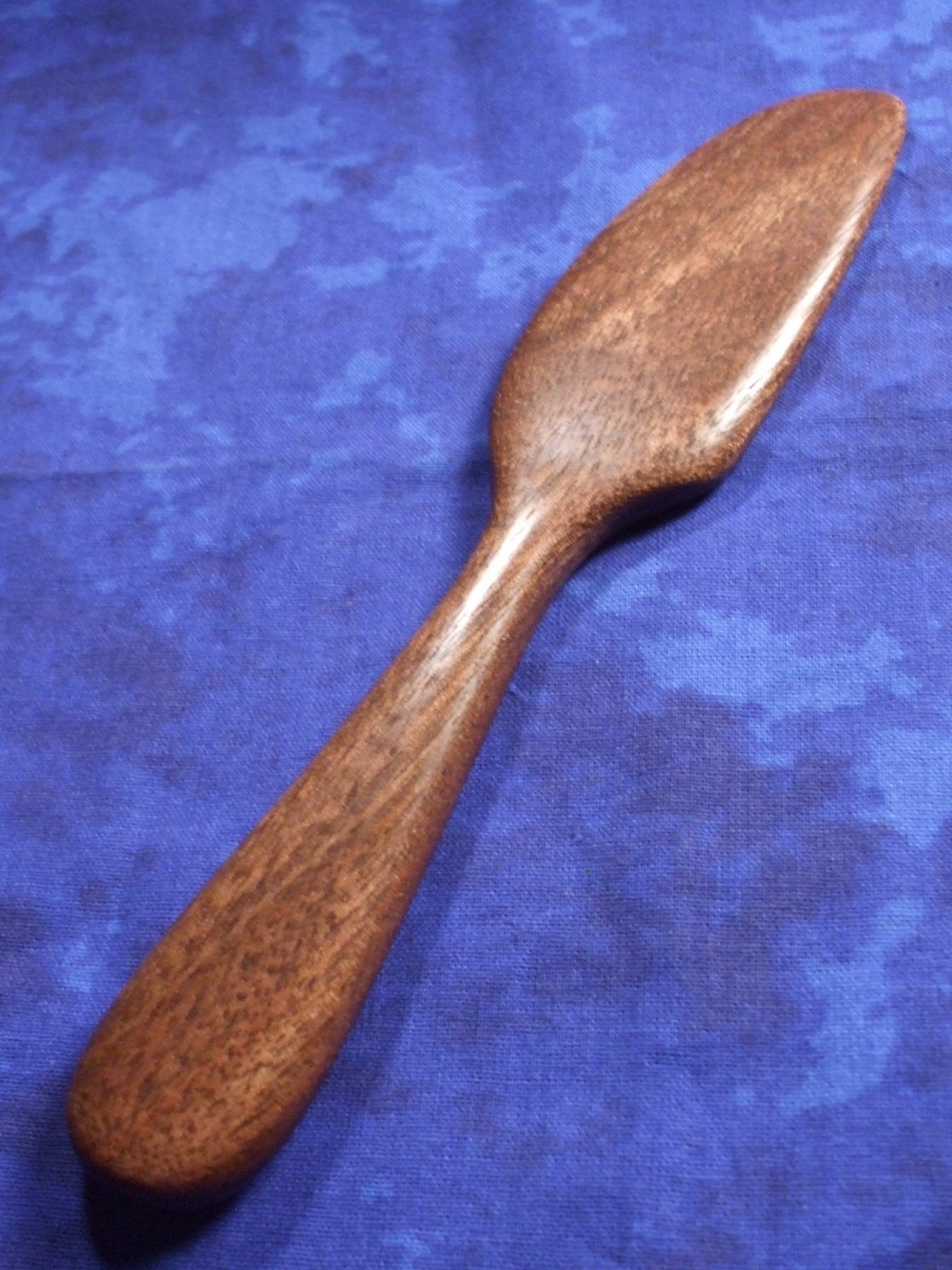 Esparcidor de cuchillo de madera pequeño tallado a mano en | Etsy