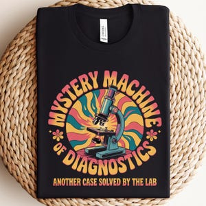 Chemise technique de laboratoire, t-shirt de la semaine, machine de diagnostic mystère, cadeau de laboratoire médical drôle, t-shirt scientifique rétro pour techniciens de laboratoire