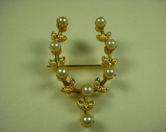 Vintage Gold Tone 22 Faux Pearl Brooch