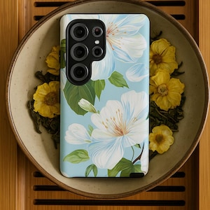 Blau Botanische Handyhülle | Soft Floral Art Design mit weißen Blüten Robuste Telefonhülle | iPhone 16-8, Samsung Galaxy S25- S10