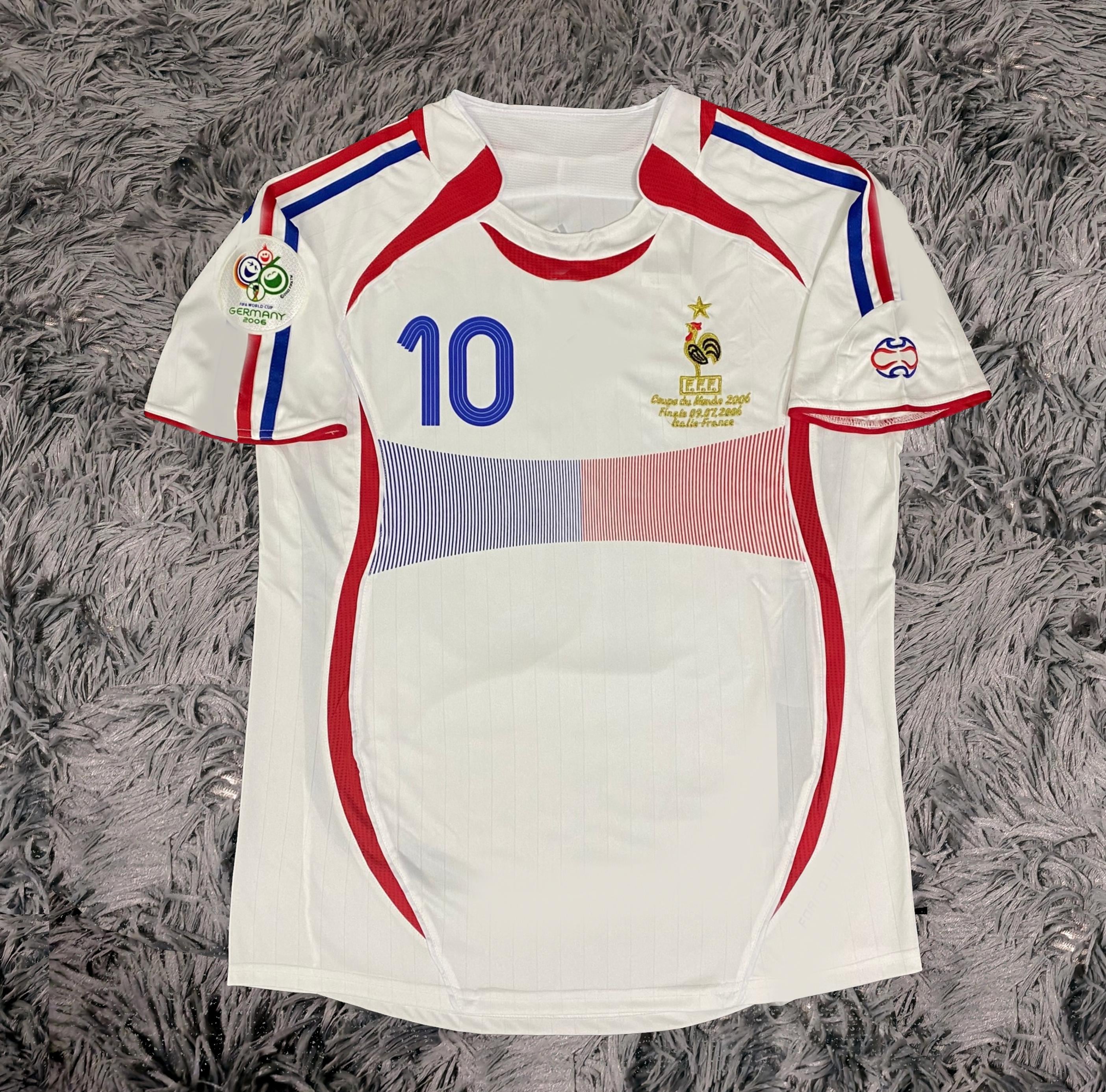 Zinedine Zidane SIGNED France 05/06 Away Jersey/shirt - COA - 2006