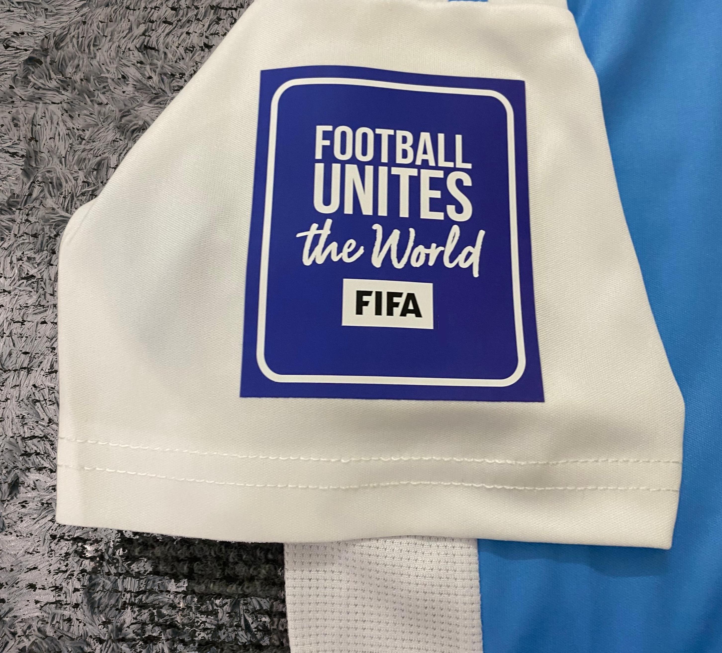 リオネル・メッシ公式サイン入りアルゼンチン代表2024-25ホームシャツ il_fullxfull.6842675847_t9pd.jpg