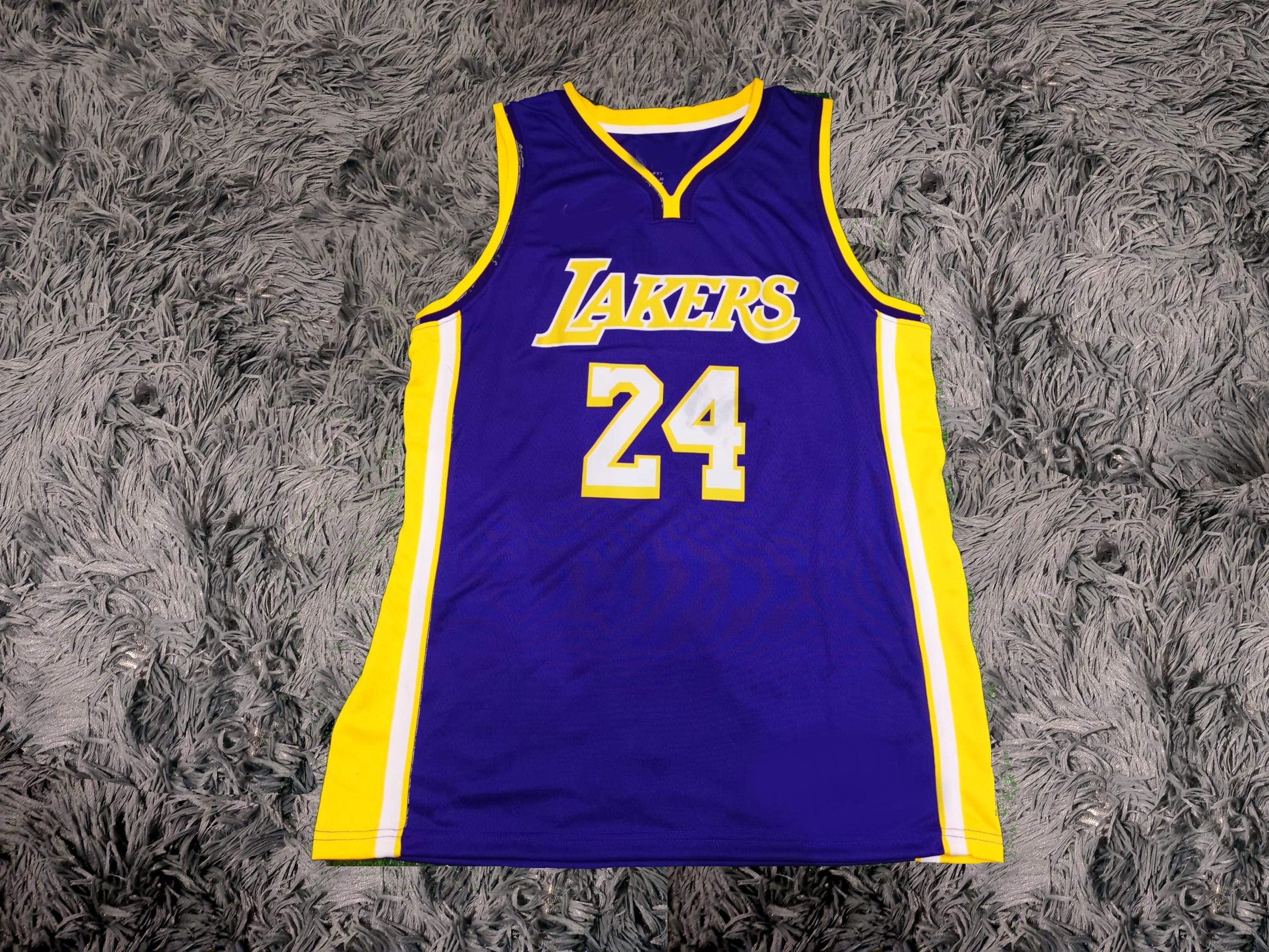 Kobe Bryant SIGNED Los Angeles Lakers #24 Signature Jersey/shirt