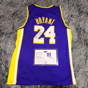 コービーブライアント オートジャージ 直筆サイン 直筆サイン入りジャージ コービー・ブライアント /フレーム別/SA