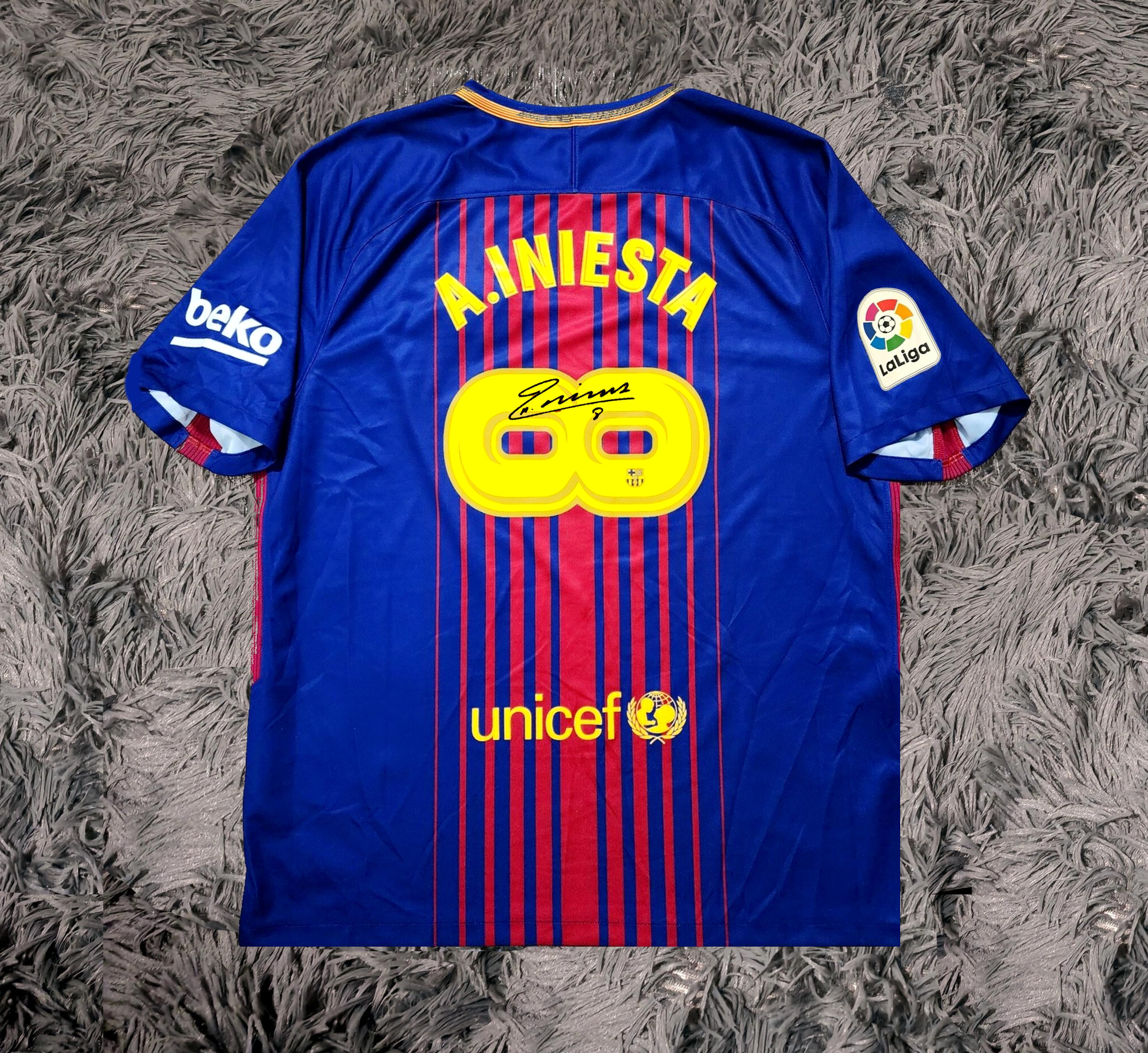 Andrés Iniesta SIGNED Barcelona 17/18 INFINITY Final Home Jersey