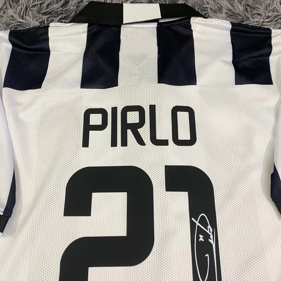 Andres Pirlo SIGNED Juventus 14/15 Home Jersey/shirt - COA - 2015