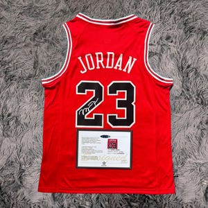 Michael Jordan SIGNED Chicago Bulls NBA #23 Signature Jersey/Shirt - COA - 1997/98