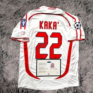 ACミラン KAKA' サイン入り 22番ジャージ ACミラン KAKA' サイン入り 22番ジャージ - メルカリ ACミラン KAKA