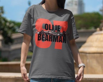 Camiseta Ollie Bearman / Camiseta unisex vintage de F1 / Estilo urbano de F1 / Regalo para aficionados a las carreras / Atuendo para el día de la carrera / Camiseta retro Haas