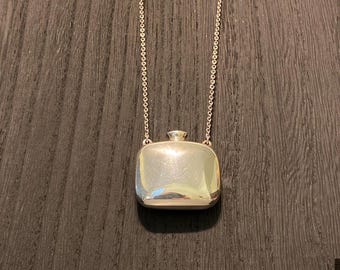 Tiffany & Co Elsa Peretti Perfume Bottle Pendant Necklace Luxury Minimalist Jewelry