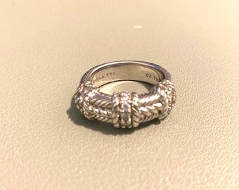 Anillo de plata de ley con circonitas cúbicas de Judith Ripka, talla 6. Joyería de diseño.