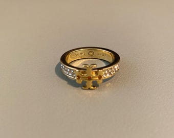 Tory Burch Gold Tone Crystal Embellished Logo Ring Designer Jewelry Gift