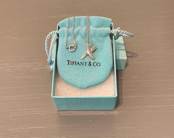 Tiffany & Co Paloma Picasso Kiss X Necklace 16” Sterling Silver Minimalist Designer Jewelry