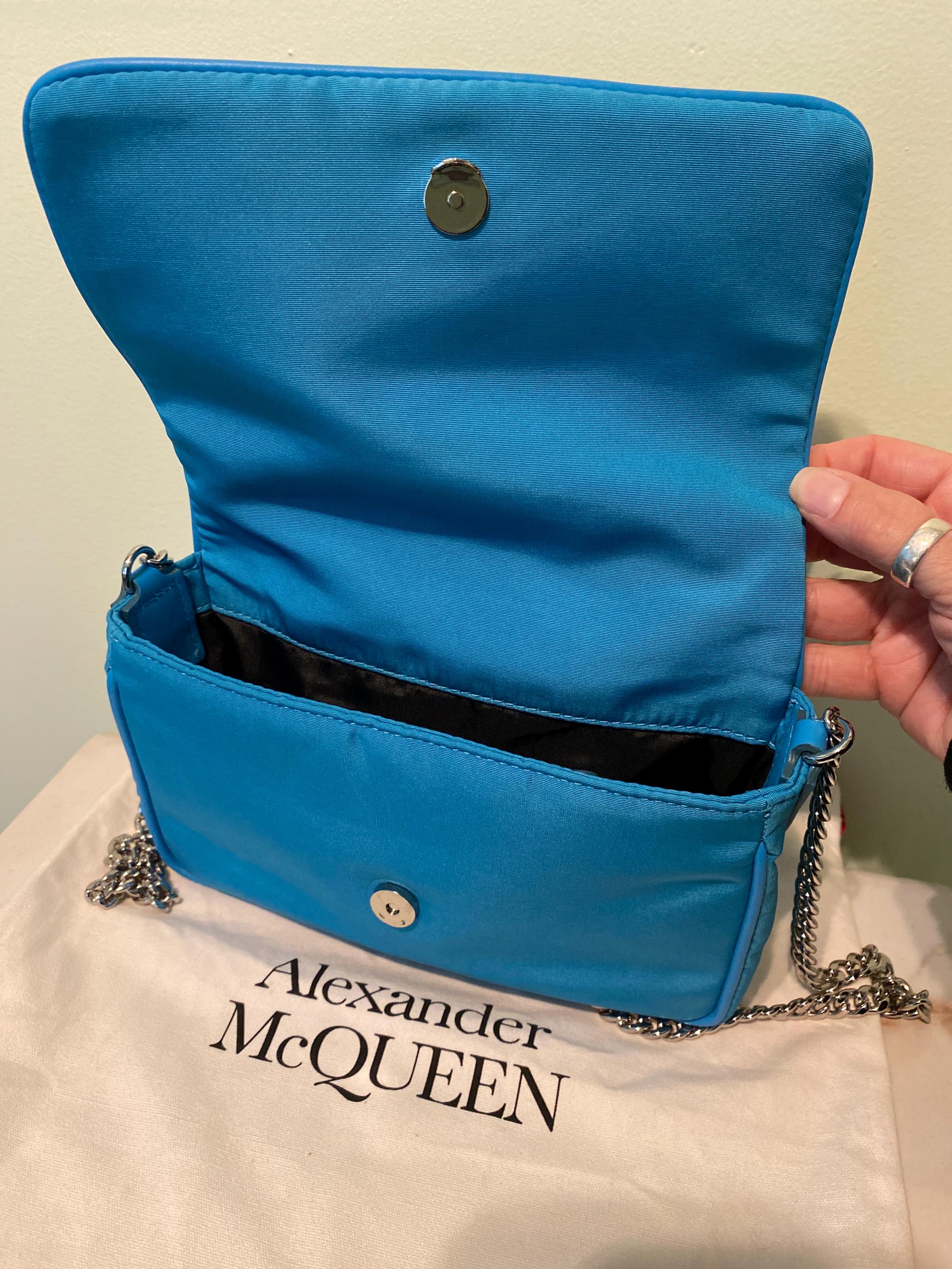 Alexander McQueen ボディバッグ ブルー　マックイーン Alexander McQueen ボディバッグ ブルー マックイーン Authentic