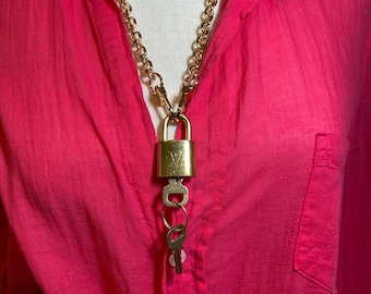 Louis Vuitton Lock and 2 Keys with Long Gold Tone Costume Chain Luxury Accessory