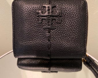 Tory Burch McGraw Black Leather Bifold Wallet Compact Designer Wallet Women’s Everyday Accessory