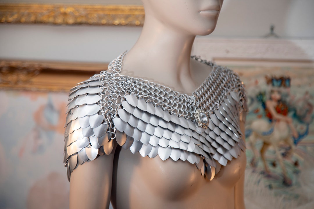 Valkyria Elven Scalemail Chainmail Armor: Silver Dragon Scale Sshoulder ...