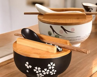 Japanese Ceramic Noodle Bowl Set – Lid, Spoon & Chopsticks