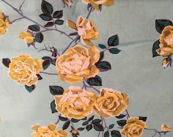 FAT QUARTER Anna Maria Horner Garden Party Social Climber in light blue