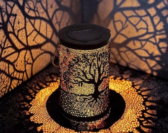 Lanterne solaire Tree of Life - Ombrelle lumineuse découpée en métal, décoration de terrasse extérieure