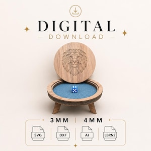 Op de afbeelding: Een digitaal downloadbestand voor een rond houten dobbelsteenbakje met een leeuwenkopgravure op het deksel. Het bakje heeft een blauwe vilten binnenkant en drie pootjes. Tekst: DIGITAL DOWNLOAD, 3 MM, 4 MM en bestandsformaten SVG, DXF, AI, LBRN2.