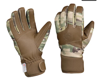 Puede incluir: Un par de guantes marrones y de camuflaje. Los guantes tienen una palma de cuero y un estampado de camuflaje en el dorso de la mano. Cuentan con una correa de muñeca con cierre de velcro. Diseñados para uso en exteriores.