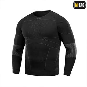 Peut inclure: Haut de sport noir à manches longues avec des panneaux en mesh sur les épaules et les coudes. Le haut a un col rond et un motif texturé sur la poitrine. La marque "M-TAC" est visible.