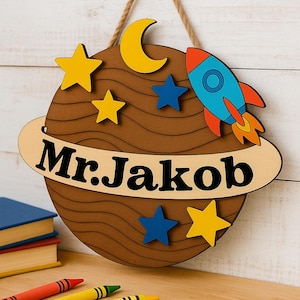 Space Theme Teacher Door Sign – Personalized Classroom Planet Name Plaque with Stars & Rocket, Back to School Teacher Door Decor