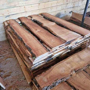 Live Edge Doug Fir Platte: Rustikale Holzverarbeitung, DIY Tische & Regale