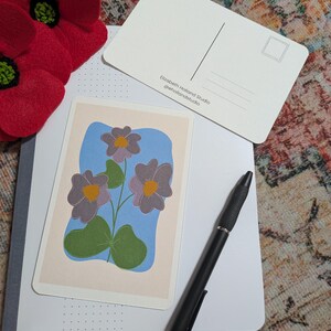 Postal violeta - Postal de flores, Cumpleaños, Floral, Envío de amor, Correo postal, Correo feliz, Flores, Morado, Dibujado a mano, Arte mural