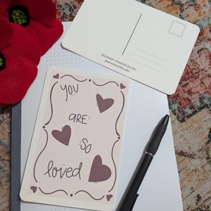 You Are So Love briefkaart-briefkaart, kaart, slakkenpost, Happy Mail, liefde verzenden, kunst aan de muur, handgetekend, handgemaakt, harten, liefde, dagboek