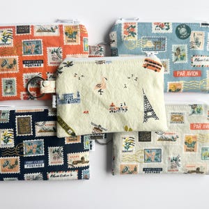 Porte-clés porte-monnaie et porte-monnaie zippé pour cartes Rifle Paper Co Timbres Bon voyage