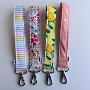 Floral Wristlet Keychain with Lobster Claw Clip