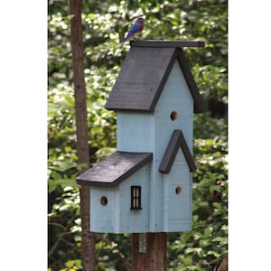 Hoe een condo-vogelhuis te bouwen Ontwerp vogelhuisje met 3 vogelhuisjes. Downloadbare houtbewerkingsplannen. DIY-stappenplannen met foto's.