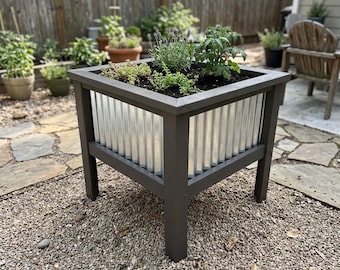 Raised Garden Planter Woodworking Plans – Metal Sided (Digital Download)