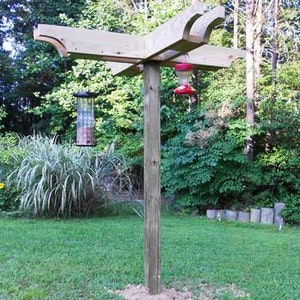 Woodworking Plans - Deluxe Bird Feeding Station. Illustrated Plans with Photos!