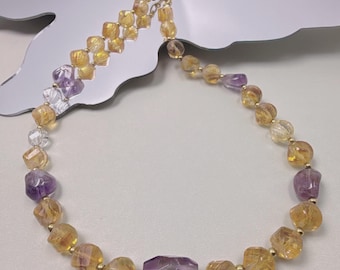 Collana fatta a mano con cristalli naturali